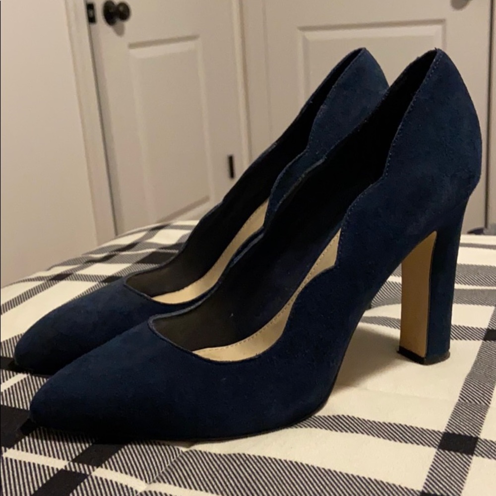 Heels - Picture 4 of 4